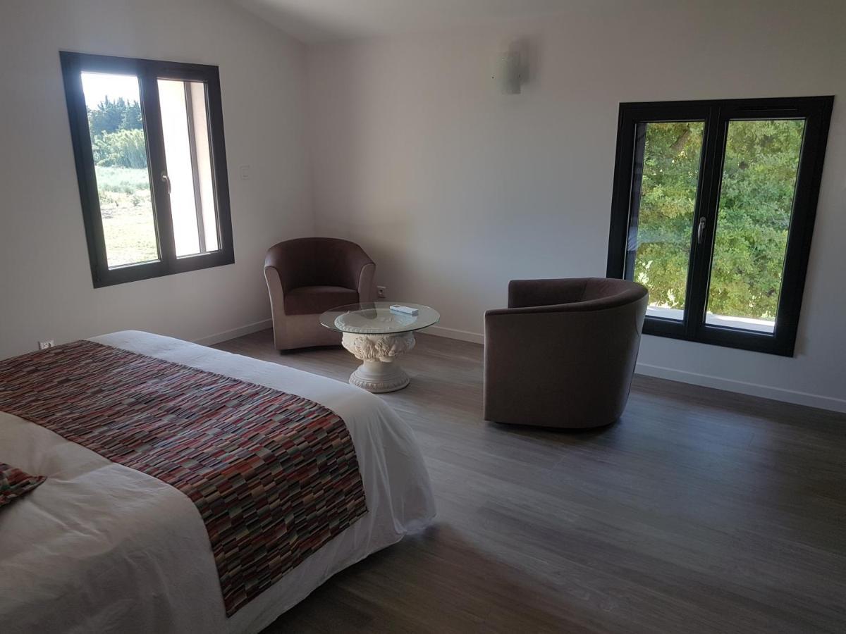Mas Des Fugueyrolles Bed & Breakfast Cavaillon Exterior photo