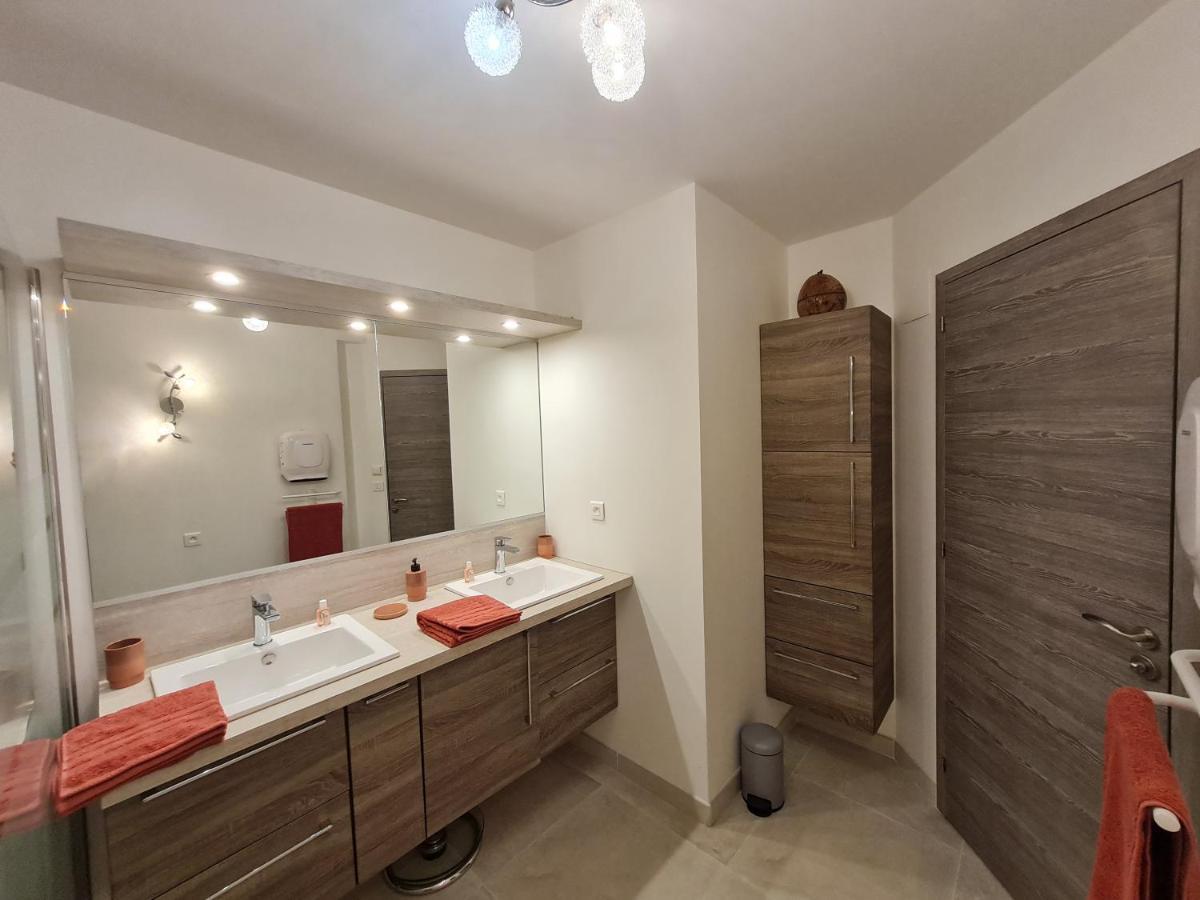 Mas Des Fugueyrolles Bed & Breakfast Cavaillon Exterior photo